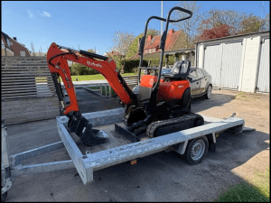 Kubota U10-3 Mini Excavator with Trailer and 3 Buckets 1T