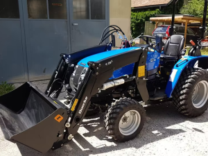 Solis 20 Tractor with Power Steering + Alö C09s Front Loader + Bucket