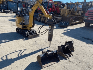 Caterpillar 300.9D Mini Excavator with 3 Buckets 1T